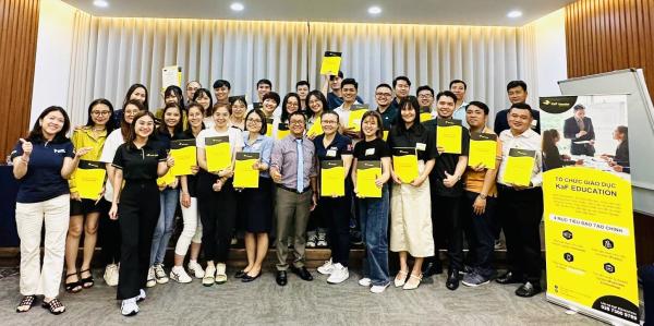 KaF Education - LIBERTY INSURANCE: Chuyên đề”Giao tiếp dịch vụ khách hàng”.